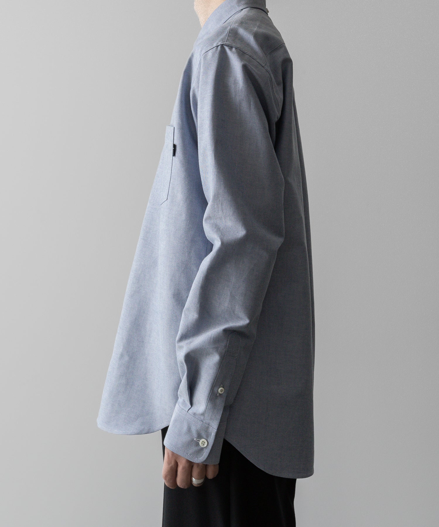 通販 オンラインショップ ネットショップ ボタンダウン プルオーバー 長袖 厚手 オーバーサイズ 大きめ クラシックフィット セミワイド ドレス ビッグシルエット ブレザー 春 夏 秋 冬 オールシーズン 通年 定番 きれいめ ファッション メンズ レディース ユニセックス ストリート モード 20代 30代 大人 かっこいい おしゃれ 可愛い アパレル ブランド シンプル コーデ 私服 普段着 ビジネス カジュアル リラックス アイビー アメトラ アメカジ イギリス プレッピー クラシック トラッド 着こなし 着画 着崩し スタイル タックアウト  ポーラータイ ループタイ 横 サックス ブルー シティボーイ シティガール   メンズライク 韓国 スポーツ シック セレブ 海外 ブロークコア ミックスコーデ  ダンス おすすめ