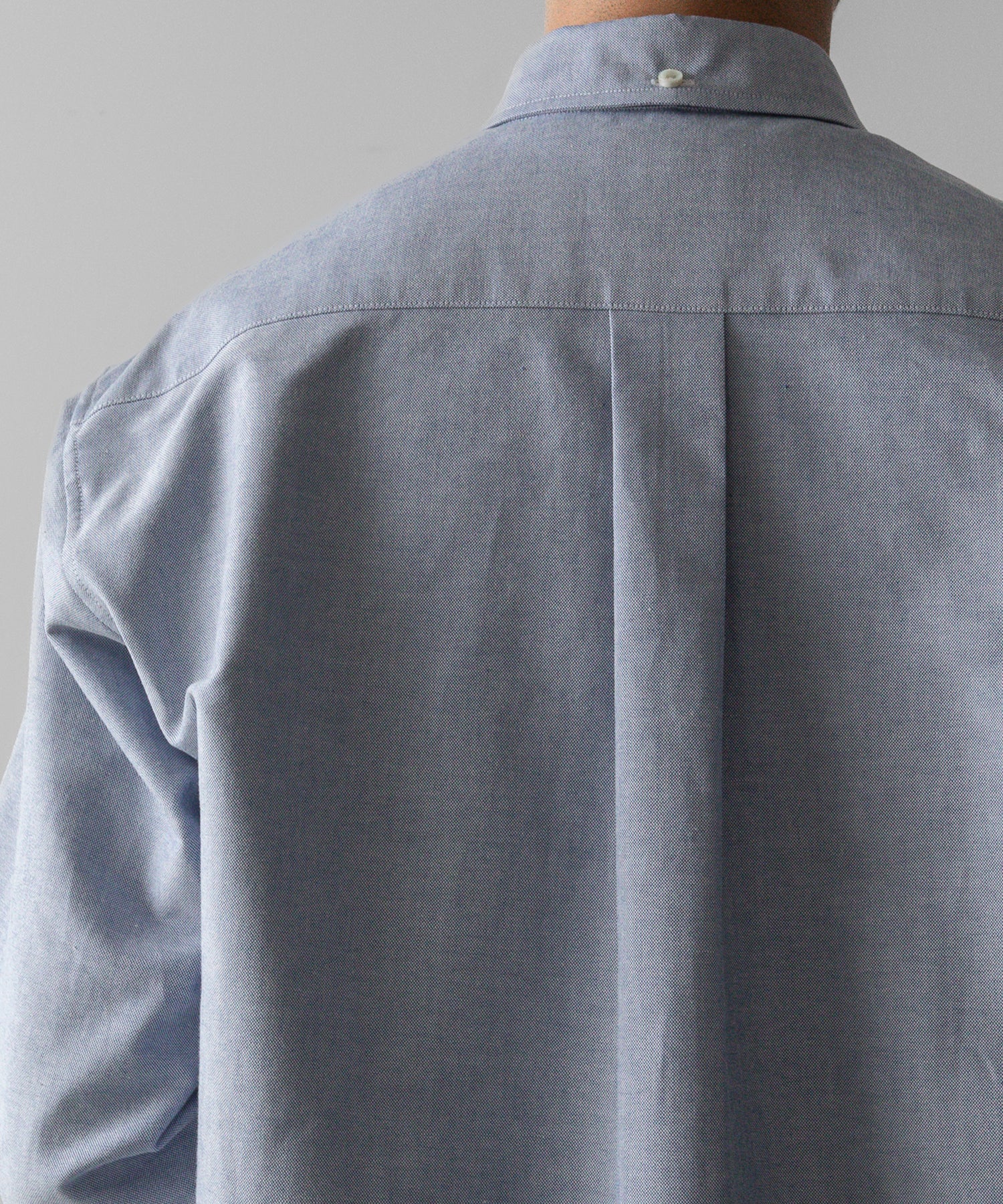 通販 オンラインショップ ネットショップ ボタンダウン プルオーバー 長袖 厚手 オーバーサイズ 大きめ クラシックフィット セミワイド ドレス ビッグシルエット ブレザー 春 夏 秋 冬 オールシーズン 通年 定番 きれいめ ファッション メンズ レディース ユニセックス ストリート モード 20代 30代 大人 かっこいい おしゃれ 可愛い アパレル ブランド シンプル コーデ 私服 普段着 ビジネス カジュアル リラックス アイビー アメトラ アメカジ イギリス プレッピー クラシック トラッド 着こなし 着画 着崩し スタイル 後 バック サックス ブルー