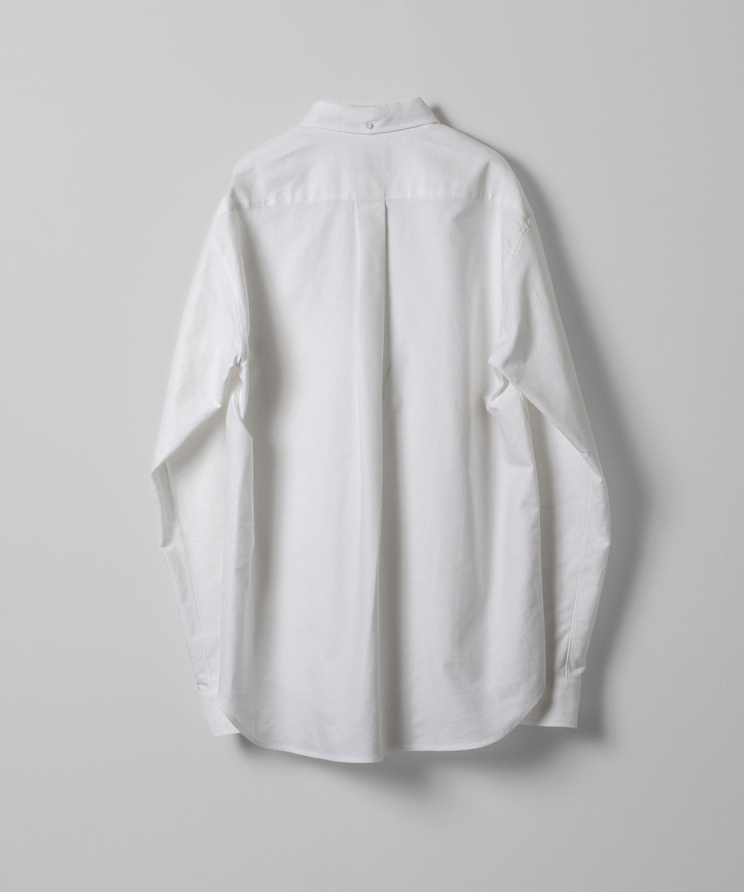 通販 オンラインショップ ネットショップ ボタンダウン プルオーバー 長袖 厚手 オーバーサイズ 大きめ クラシックフィット セミワイド ドレス ビッグシルエット ブレザー 春 夏 秋 冬 オールシーズン 通年 定番 きれいめ ファッション メンズ レディース ユニセックス ストリート モード 20代 30代 大人 かっこいい おしゃれ 可愛い アパレル ブランド シンプル コーデ 私服 普段着 ビジネス カジュアル リラックス アイビー アメトラ アメカジ イギリス プレッピー クラシック トラッド 後 バック ホワイト 白 シティボーイ シティガール