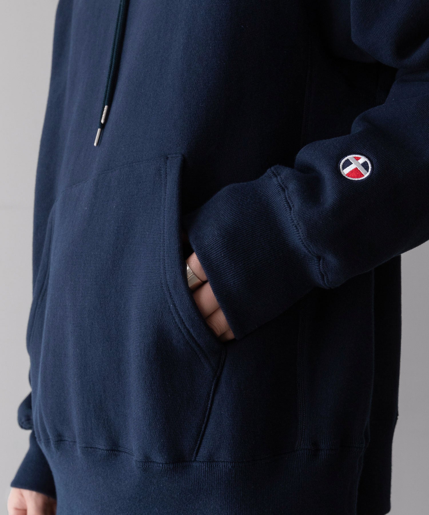 CLASSIC HOODED SWEATSHIRT