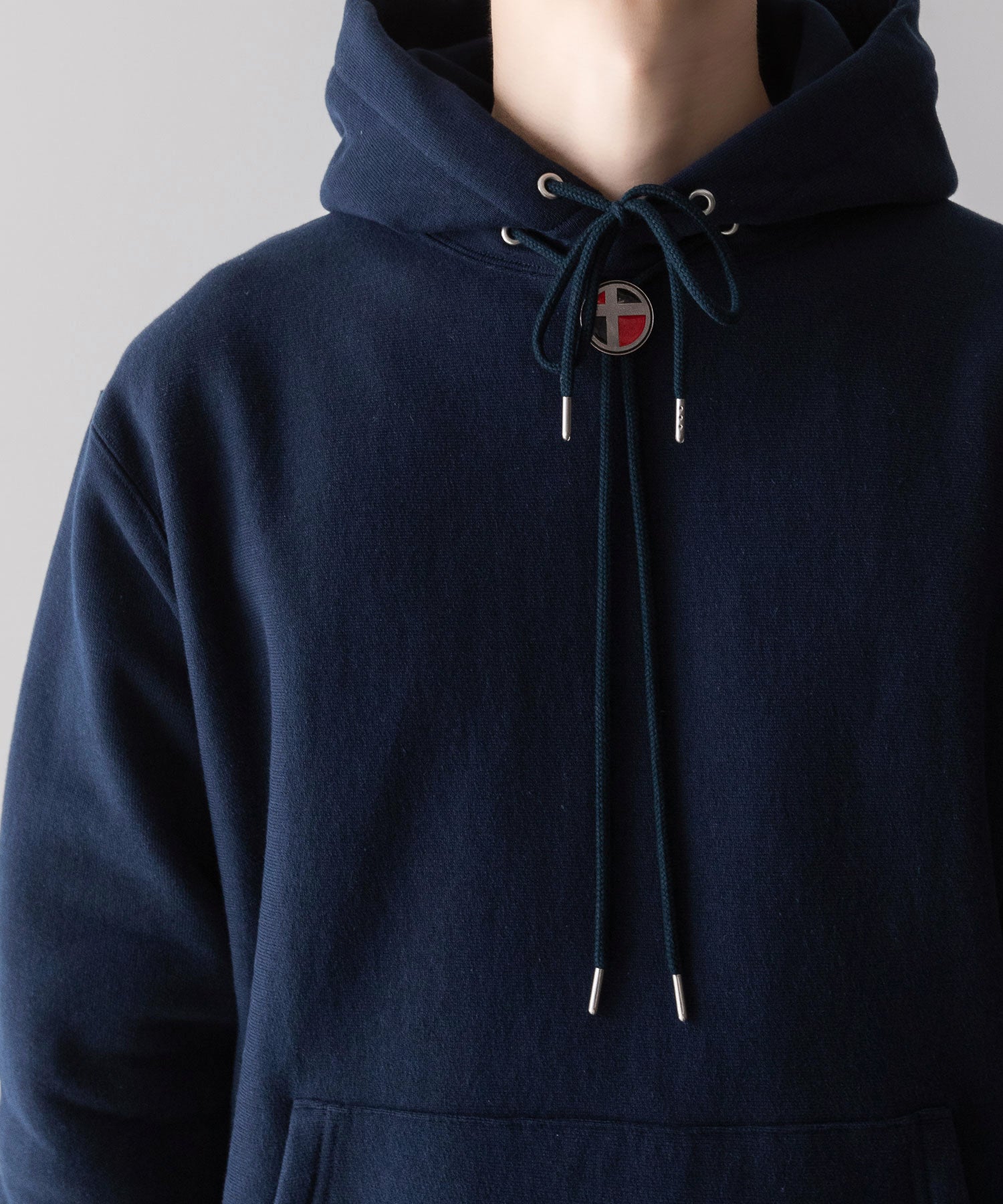 通販 オンラインショップ ネットショップ パーカー フーディ スウェット parker hoodie hoodedsweatshirt sweatshirt ヘビーウェイト heavyweight 厚手 フード オーバーサイズ 大きめ 春 夏 秋 冬 オールシーズン 通年 定番 きれいめ ファッション ブランド メンズ レディース ユニセックス ストリート モード 20代 30代 大人 かっこいい おしゃれ 可愛い アパレル ブランド シンプル コーデ 私服 普段着 リラックス カジュアル アメカジ  アイビー アメトラ プレッピー  着崩し スタイル  ポーラータイ ループタイ 着こなし コーデ 着画 着崩し スタイル フロント 裏起毛 暖かい   14オンス 15オンス 14oz 15oz ネイビー 紺 シティボーイ シティガール  メンズライク 韓国 スポーツ スポーツミックス スポーツmix スポーティー アクティブ シック セレブ 海外 アスレチック ブロークコア ミックスコーデ  ダンス おすすめ 綿100