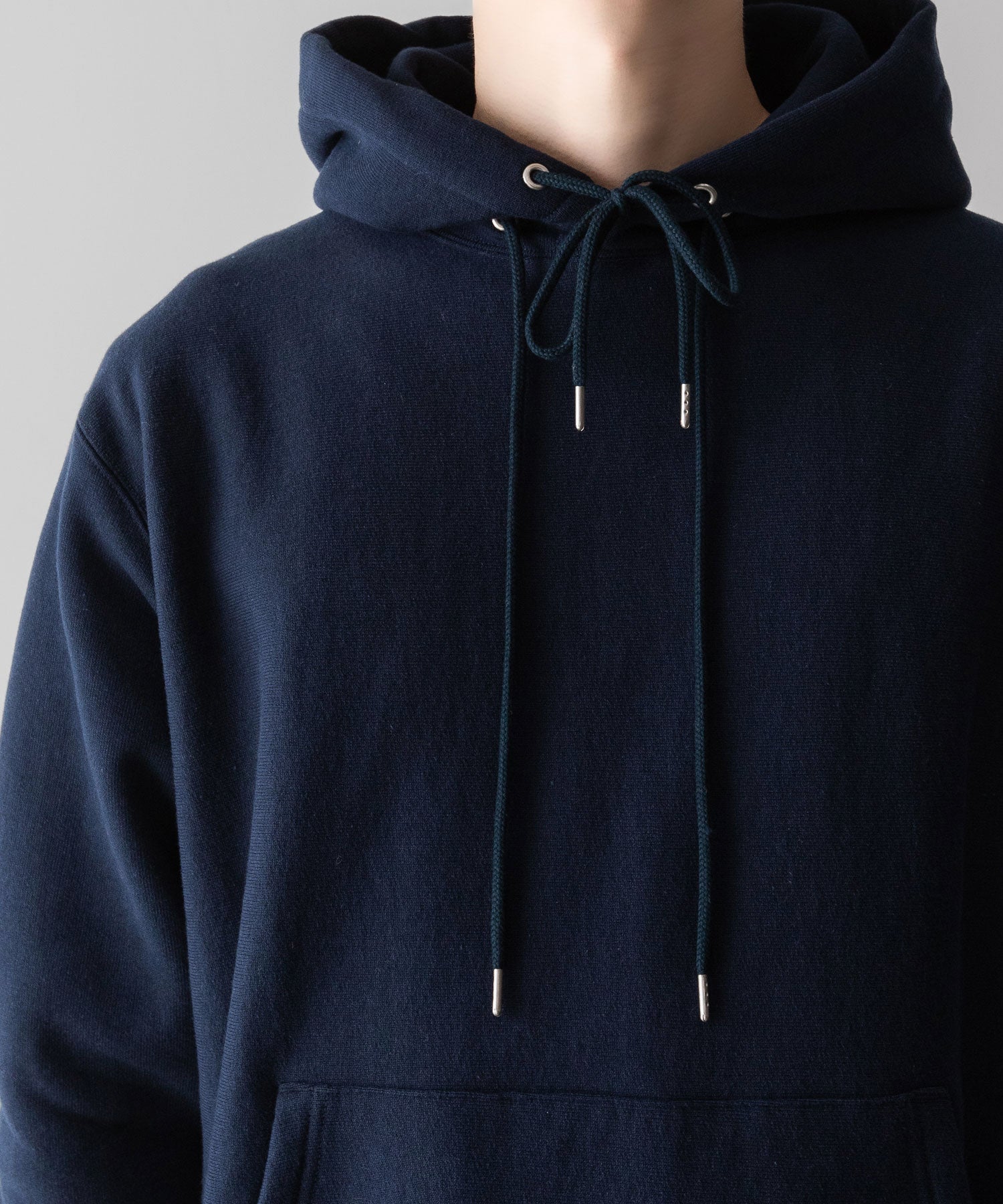 CLASSIC HOODED SWEATSHIRT