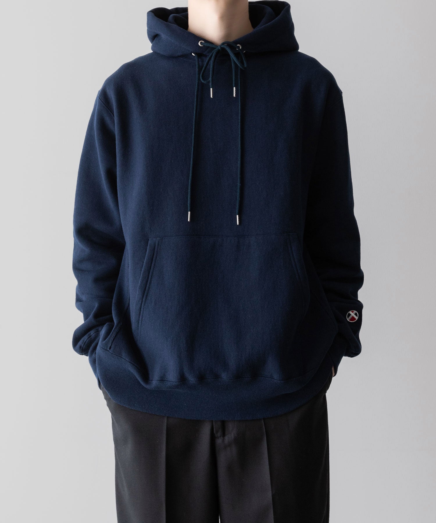 CLASSIC HOODED SWEATSHIRT