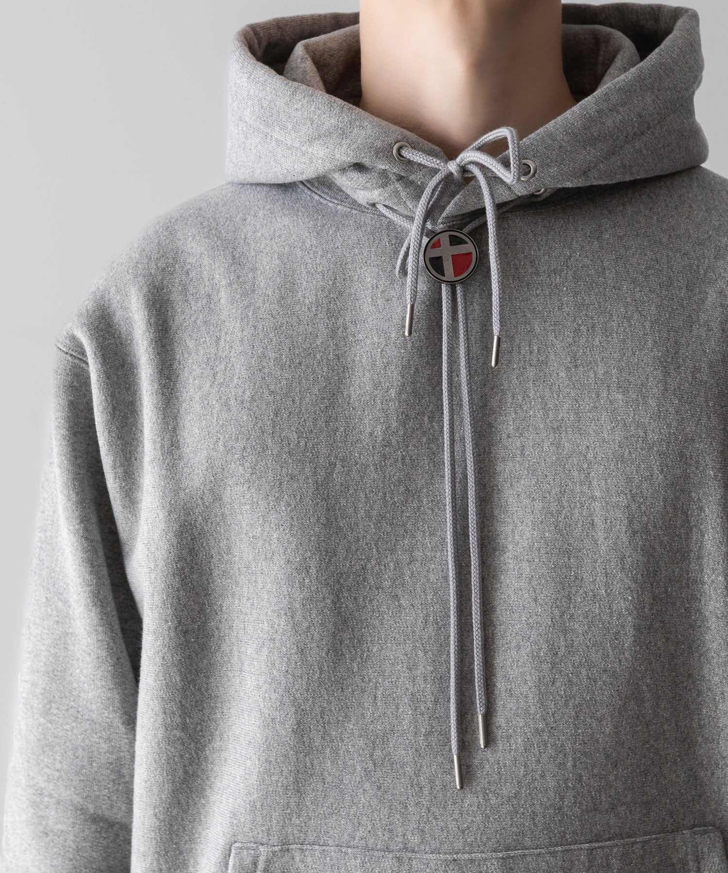 通販 オンラインショップ ネットショップ パーカー フーディ スウェット parker hoodie hoodedsweatshirt sweatshirt ヘビーウェイト heavyweight 厚手 フード オーバーサイズ 大きめ 春 夏 秋 冬 オールシーズン 通年 定番 きれいめ 綺麗め ファッション ブランド メンズ レディース ユニセックス ストリート モード 20代 30代 大人 かっこいい おしゃれ 可愛い アパレル ブランド シンプル コーデ 私服 普段着 リラックス カジュアル アメカジ  アイビー アメトラ プレッピー ポーラータイ ループタイ 裏起毛 暖かい  14オンス 15オンス 14oz 15oz グレー 着こなし コーデ 着画 着崩し スタイル フロント 前 シティボーイ シティガール  メンズライク 韓国 スポーツ スポーツミックス スポーツmix スポーティー アクティブ シック セレブ 海外 アスレチック ブロークコア ミックスコーデ  ダンス おすすめ 綿100
