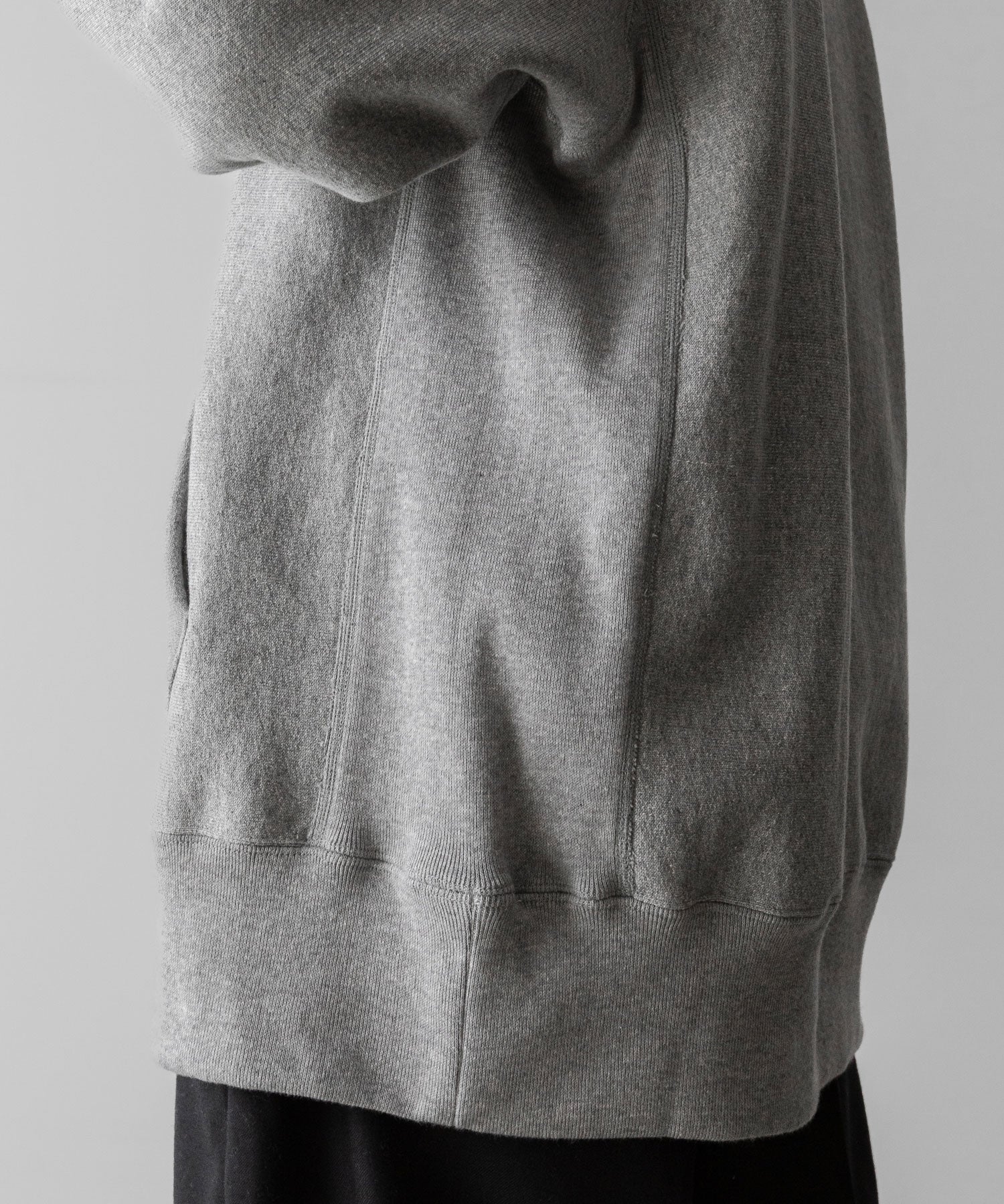 CLASSIC HOODED SWEATSHIRT