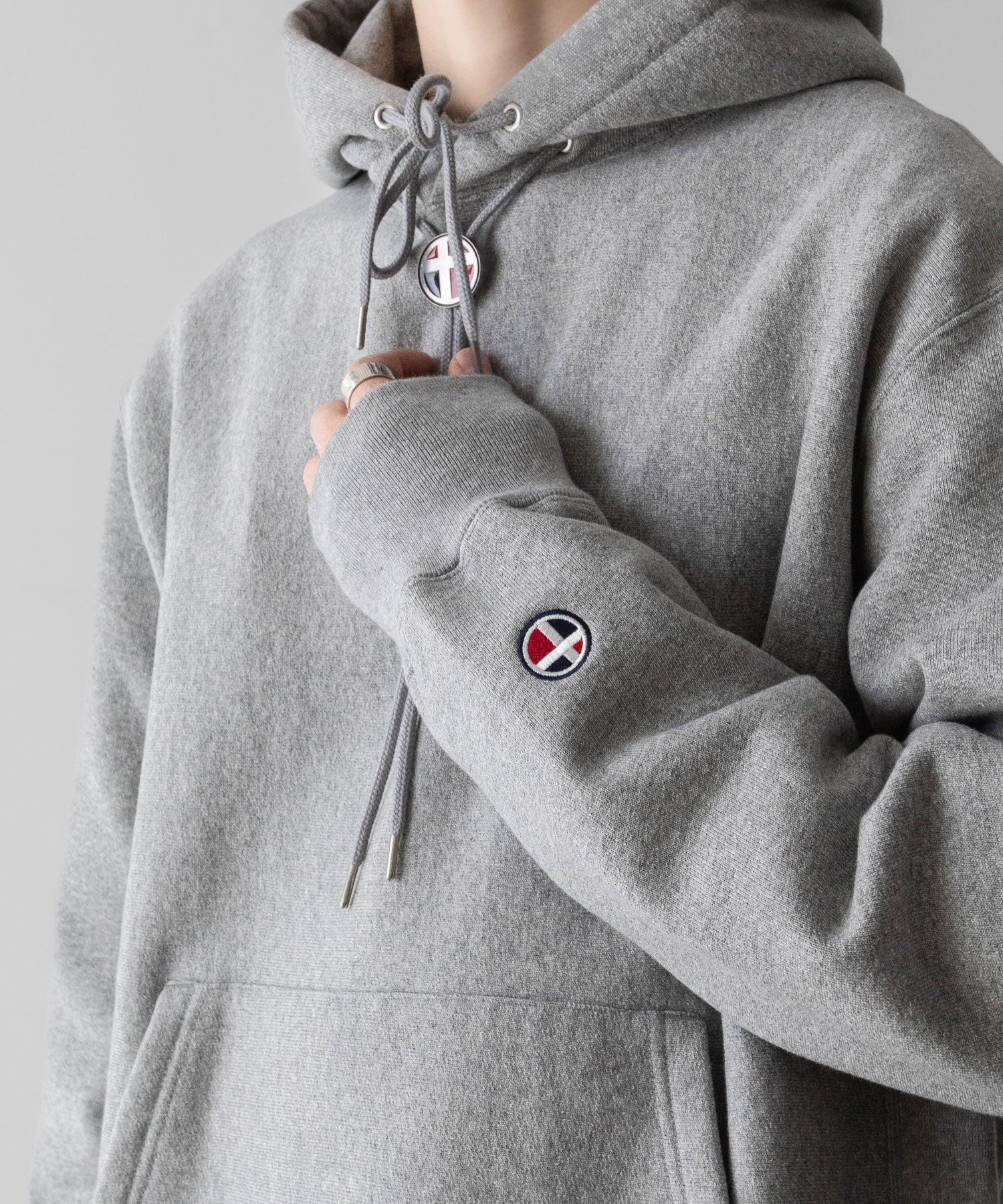 CLASSIC HOODED SWEATSHIRT