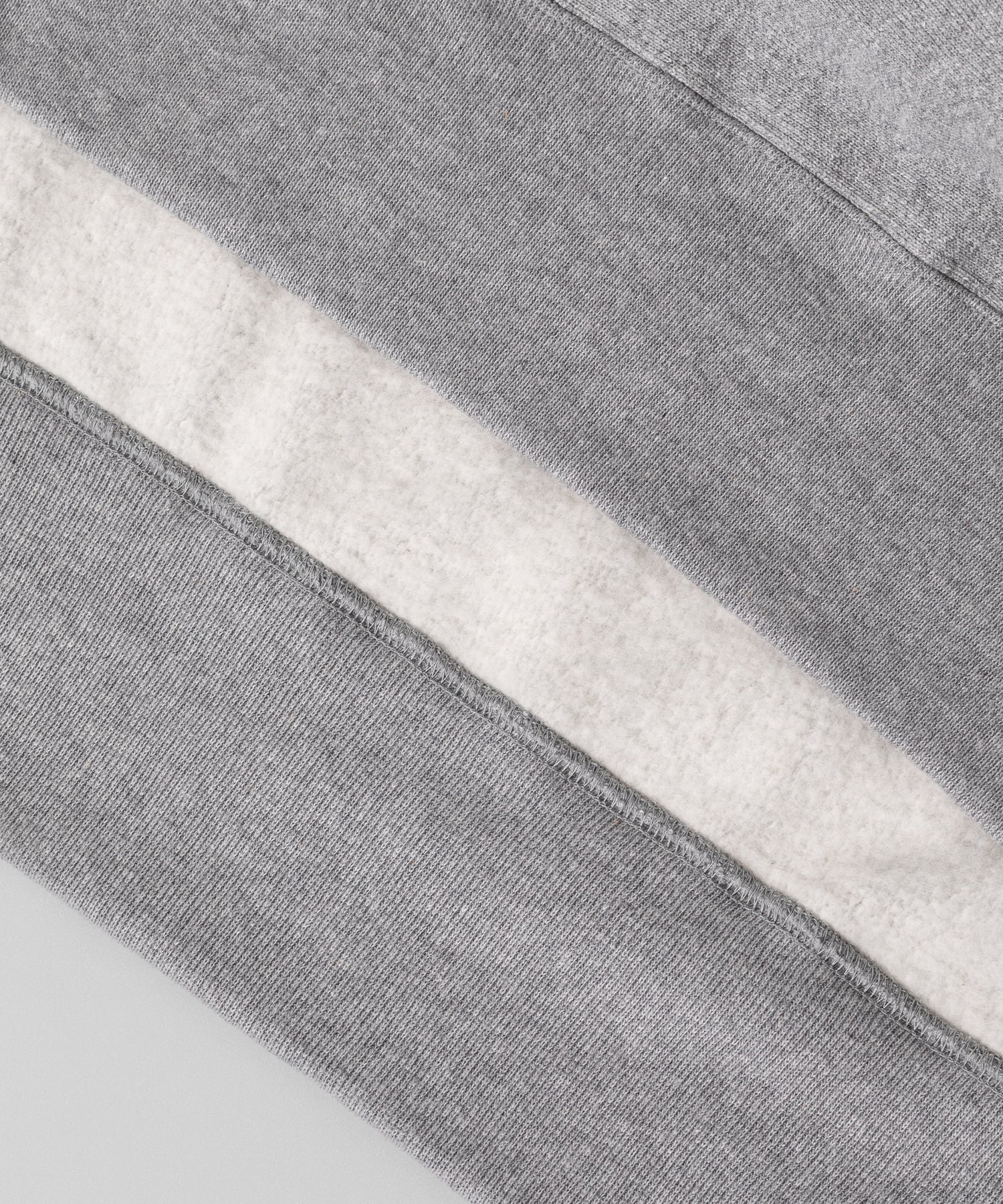 CLASSIC HOODED SWEATSHIRT