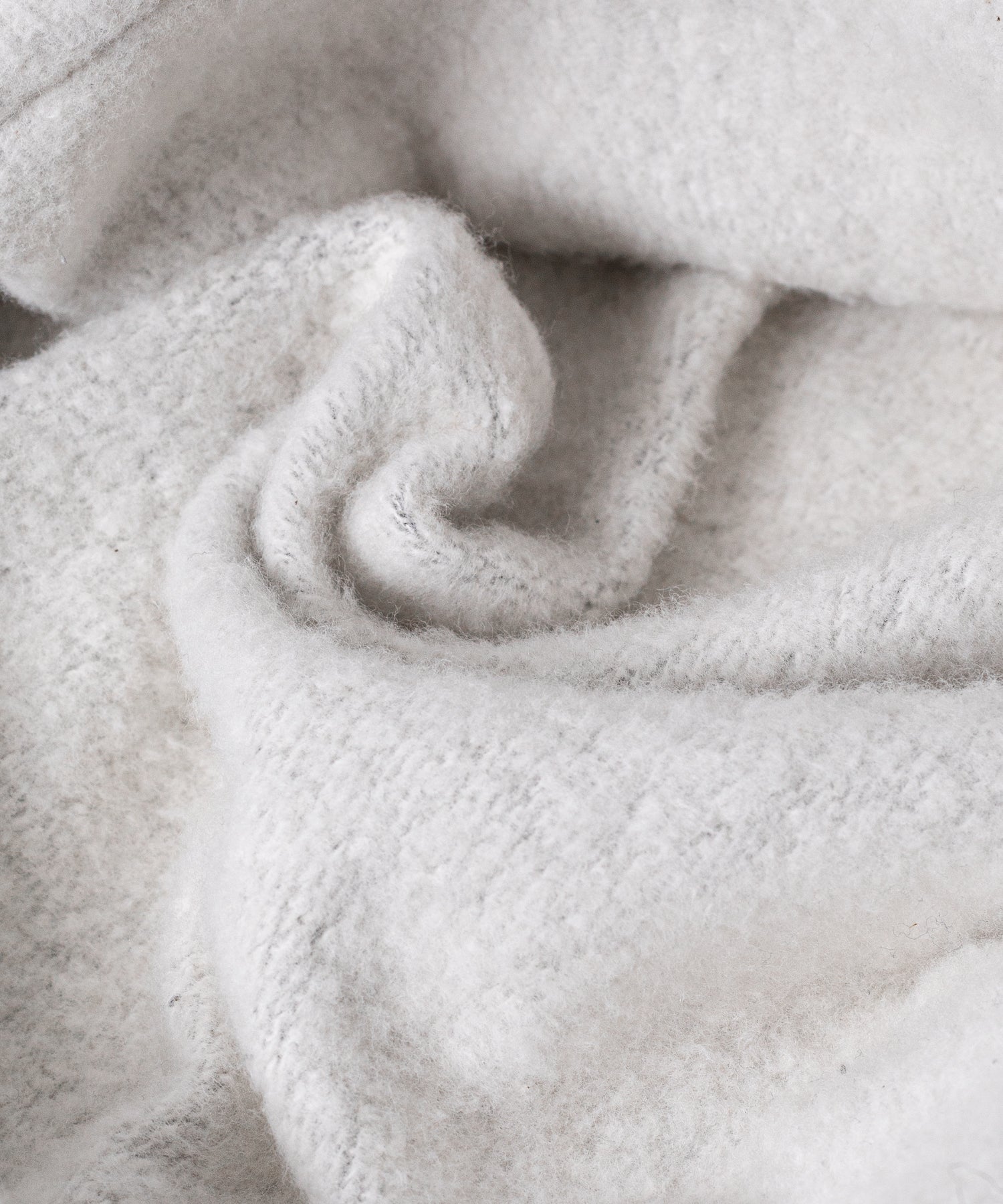 CLASSIC HOODED SWEATSHIRT