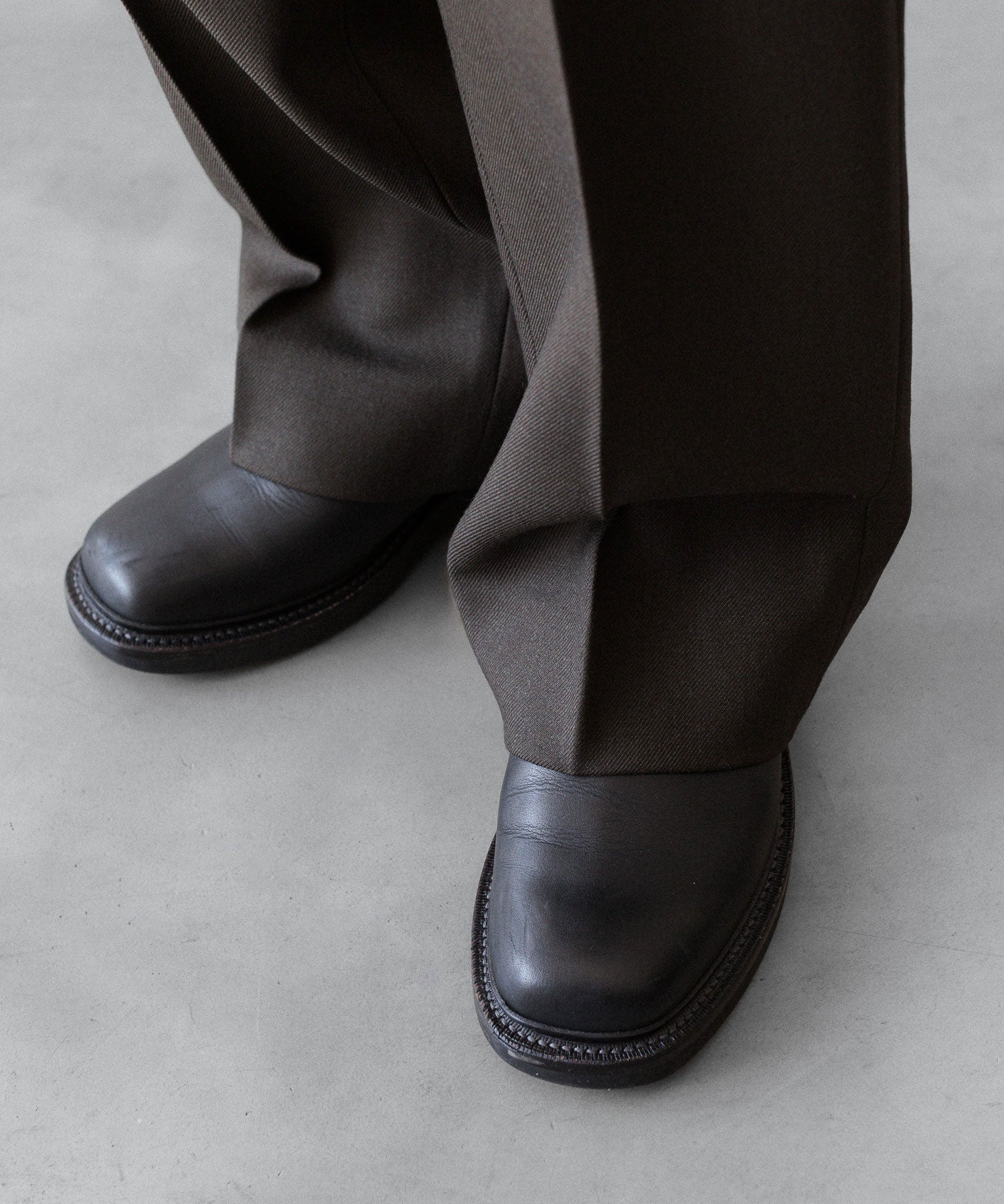 CLASSIC WOOL TROUSERS