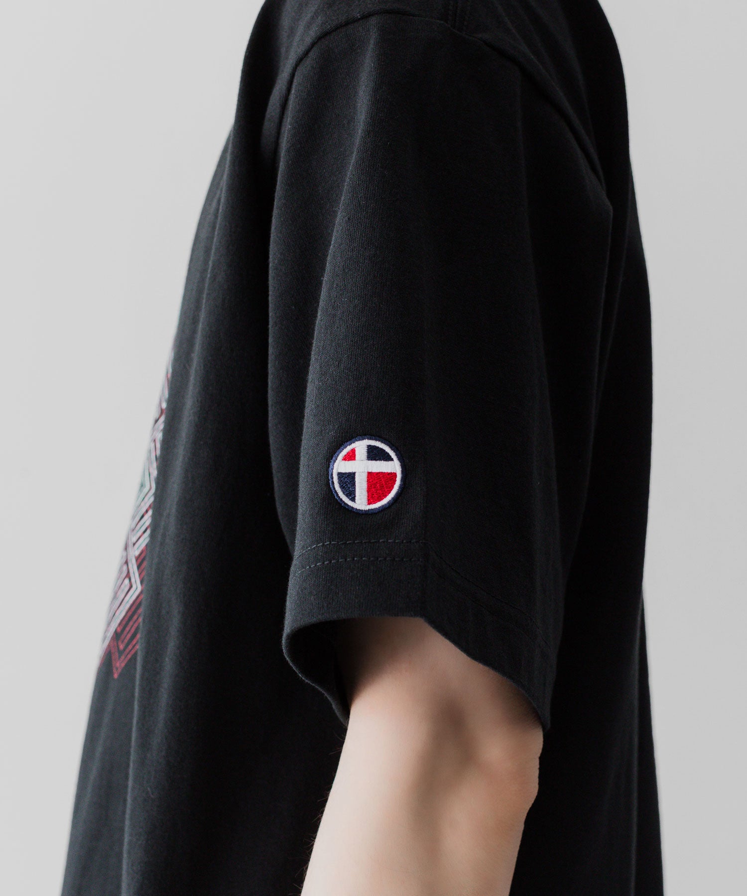 RUINS GRAPHIC S/S TEE