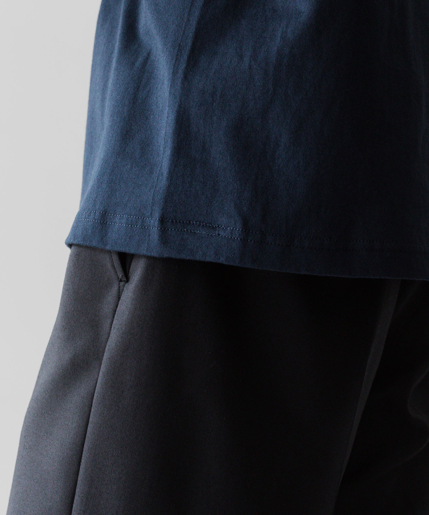ORNAMENT LOGO L/S TEE