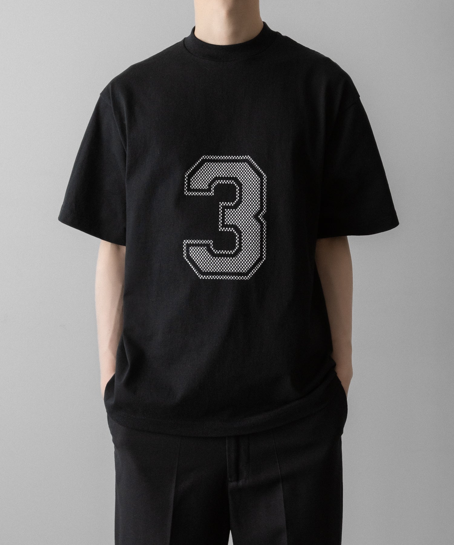 通販 オンラインショップ ネットショップ tshirts 長袖 tシャツ ティーシャツ カットソー フットボール サッカー  古着 ビンテージ ヴィンテージ  ナンバリング 番号 ファッション ストリート モード メンズ レディース ユニセックス 20代 30代 大人 格好良い かっこいい 可愛い カワイイ おしゃれ アパレル ブランド 流行 トレンド 春夏 韓国 スポーツ スポーツミックス スポーツmix スポーティー アクティブ シック セレブ 海外 アスレチック ブロークコア ミックスコーデ エフォートレス リラックス 綺麗め カジュアル ドレッシー ドット プリント シルクスクリーン 特殊プリント ラバープリント ヘビーウェイト ヘビーオンス 肉厚  ブラック 黒 前 フロント 着こなし コーデ 着画 着崩し スタイル エフォートレス リラックス オーバーサイズ おすすめ