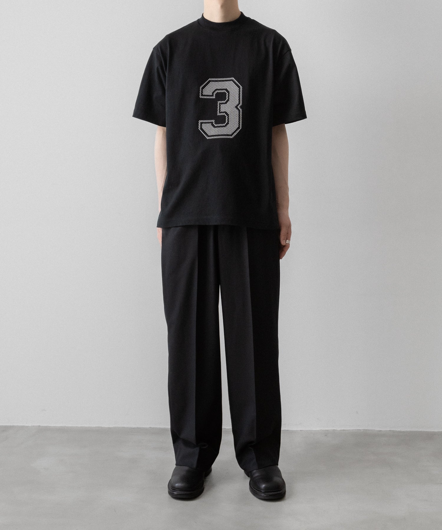 通販 オンラインショップ ネットショップ tshirts 長袖 tシャツ ティーシャツ カットソー フットボール サッカー  古着 ビンテージ ヴィンテージ  ナンバリング 番号 ファッション ストリート モード メンズ レディース ユニセックス 20代 30代 大人 格好良い かっこいい 可愛い カワイイ おしゃれ アパレル ブランド 流行 トレンド 春夏 韓国 スポーツ スポーツミックス スポーツmix スポーティー アクティブ シック セレブ 海外 アスレチック ブロークコア ミックスコーデ エフォートレス リラックス 綺麗め カジュアル ドレッシー ドット プリント シルクスクリーン 特殊プリント ラバープリント ヘビーウェイト ヘビーオンス 肉厚  ブラック 黒 前 フロント 着こなし コーデ 着画 着崩し スタイル エフォートレス リラックス オーバーサイズ 全身 おすすめ