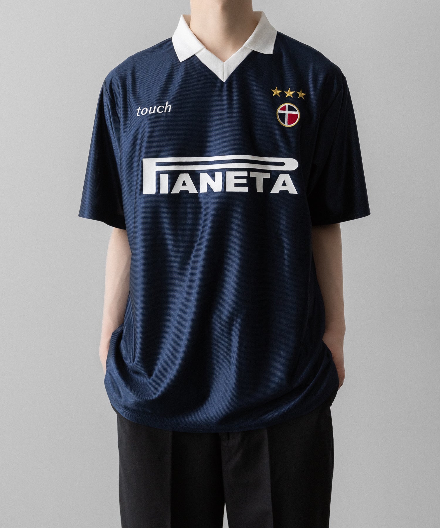 通販 オンラインショップ ネットショップ football jersey フットボール ジャージ サッカーシャツ ゲームシャツ ユニ 1st 2nd 3rd ファッション ストリート モード メンズ レディース ユニセックス 20代 30代 大人 かっこいい 可愛い カワイイ おしゃれ アパレル ブランド 流行 トレンド 春夏 アクティブ シック セレブ 海外 アスレチック ブロークコア ミックスコーデ エフォートレス リラックス 綺麗め カジュアル ドレッシー 韓国 スポーツミックス スポーツmix スポーティー ワッペン 刺繍 プリント 襟  スリット ネイビー 紺色 半袖 おすすめ 着こなし コーデ 着画 着崩し スタイル エフォートレス リラックス オーバーサイズ