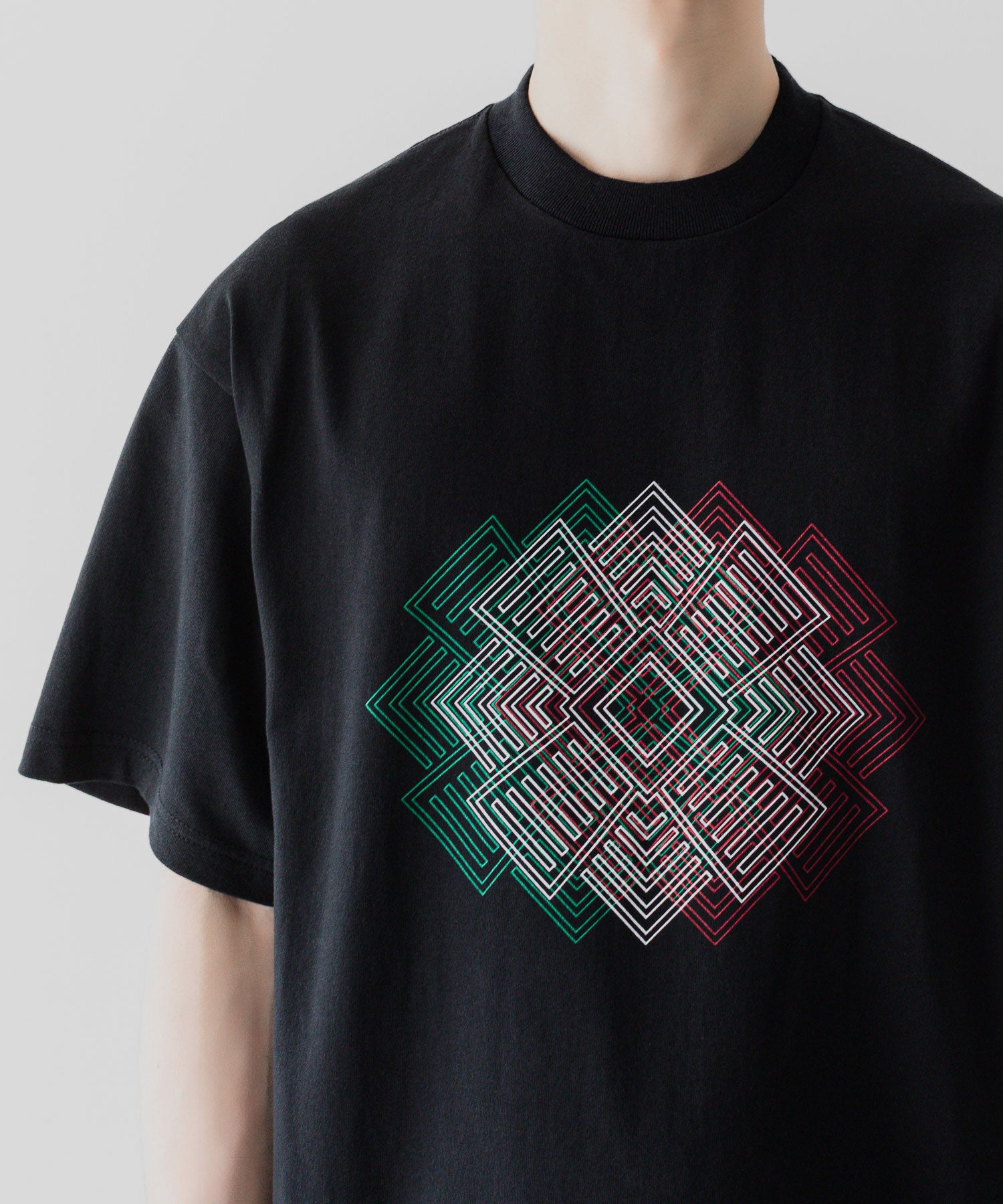 RUINS GRAPHIC S/S TEE